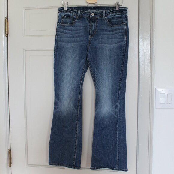 Signature by Levi Strauss Modern Boot Cut Jeans Size 12S - Picture 1 of 7